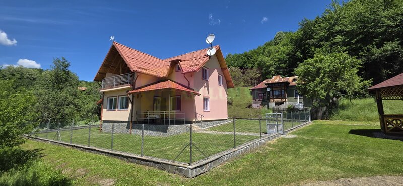 Vila de vanzare in Breaza cu 7068 mp